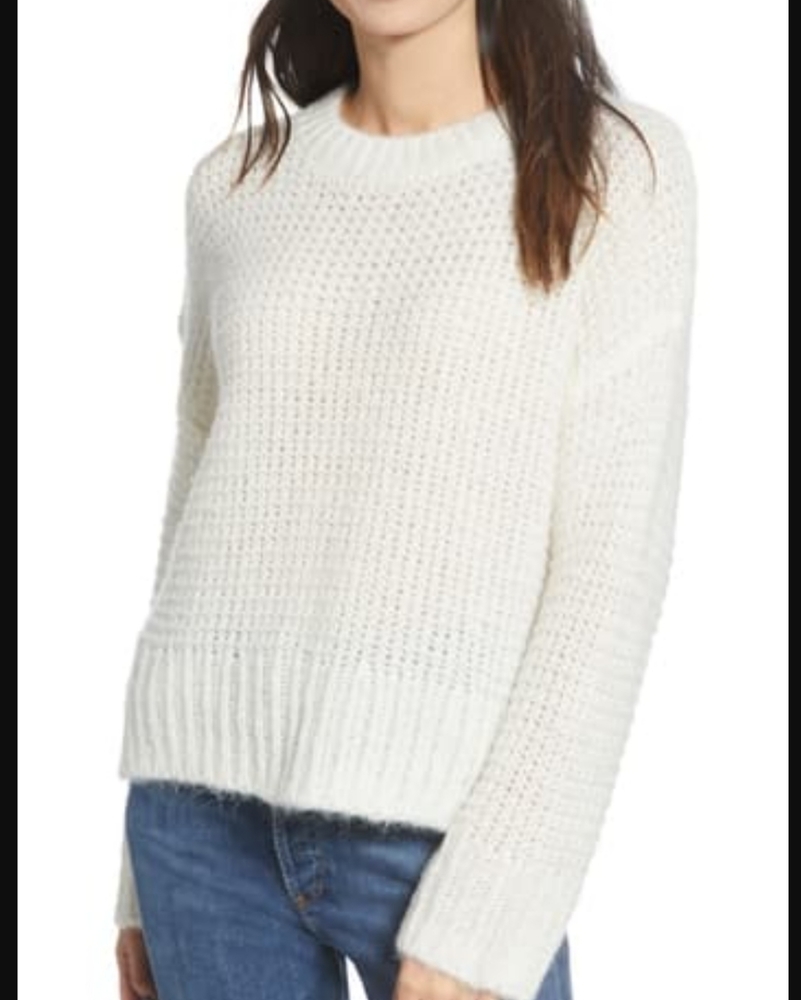 Chelsea 28 Crewneck Sweater Ivory Cloud.